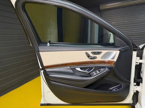 Used 2016 Mercedes-Benz S 550 Sedan w/ Premium Package image 21