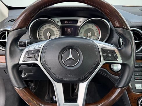 Used 2014 Mercedes-Benz SL 550 image 38