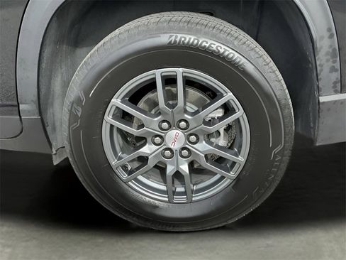 Used 2025 GMC Acadia Elevation image 21