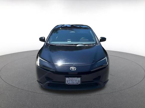 Used 2025 Toyota Prius LE FWD image 4