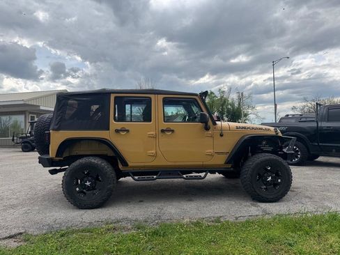 Used 2013 Jeep Wrangler Unlimited Sport w/ Connectivity Group AWD/4WD image 8