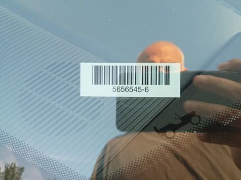 Used 2025 Jeep Compass Latitude w/ Sun & Sound Group image 9