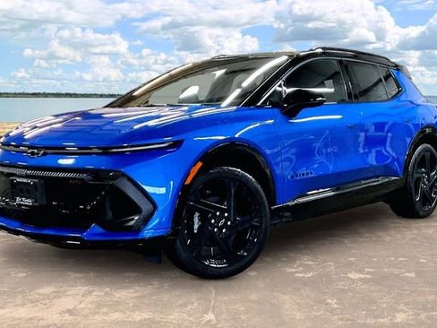 Used 2026 Chevrolet Equinox EV RS image 2