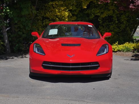 Used 2019 Chevrolet Corvette Stingray Coupe w/ 3LT Preferred Equipment Group RWD image 26
