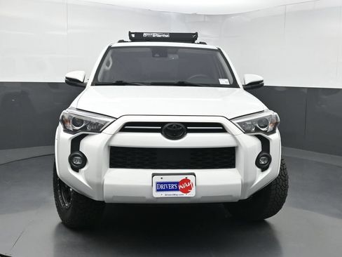 Used 2022 Toyota 4Runner SR5 Premium w/ Moonroof Package RWD image 38