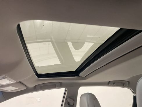 Used 2014 Toyota Avalon Limited image 3