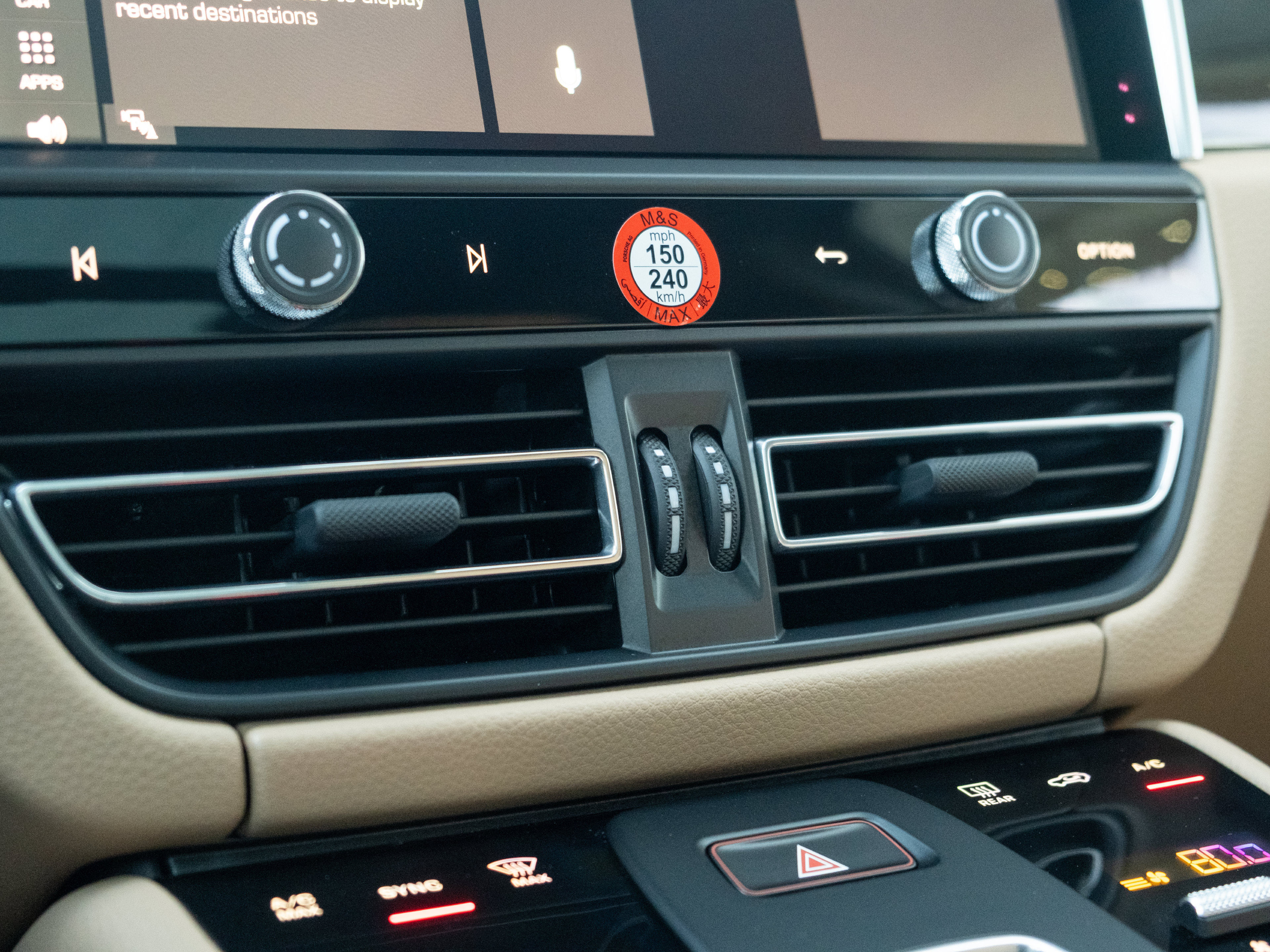 Certified 2026 Porsche Macan AWD/4WD image 31