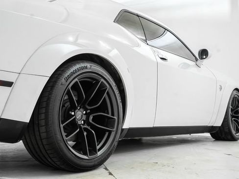 Used 2018 Dodge Challenger SRT Hellcat RWD image 14