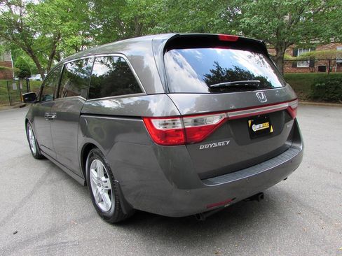 Used 2013 Honda Odyssey Touring image 4