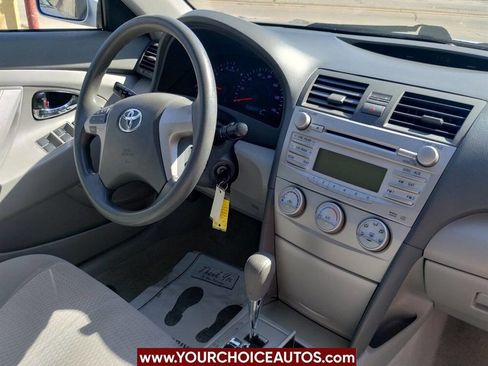 Used 2010 Toyota Camry LE image 21