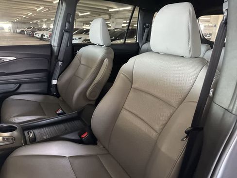 Used 2023 Honda Passport EX-L image 13