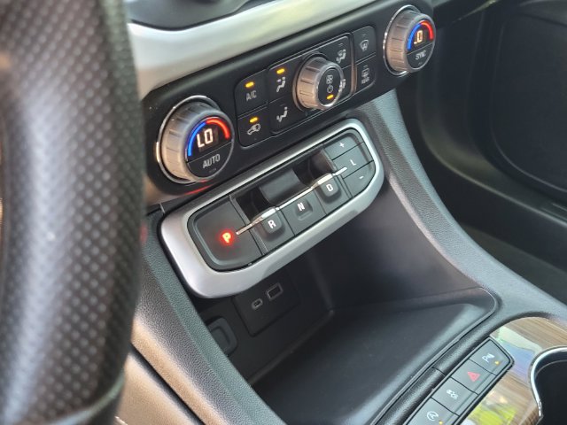 Certified 2023 GMC Acadia SLE FWD image 18