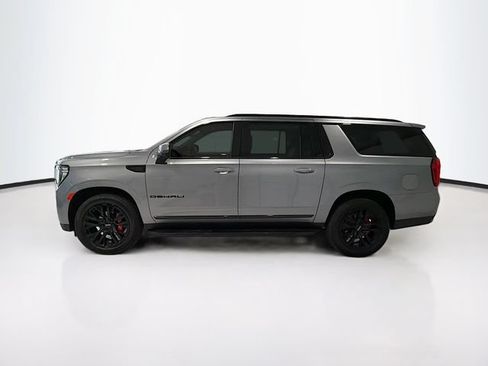 Used 2023 GMC Yukon XL Denali AWD/4WD image 4