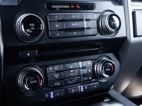 Used 2018 Ford F150 Raptor w/ Equipment Group 802A Luxury image 35