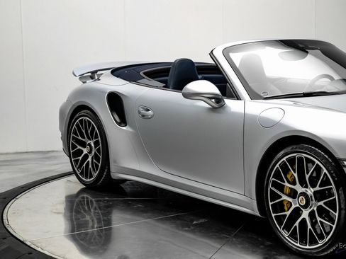 Used 2015 Porsche 911 Turbo S image 28