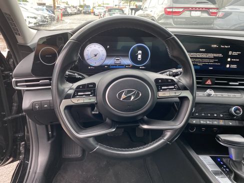 Used 2023 Hyundai Elantra SEL w/ Convenience Package FWD image 22
