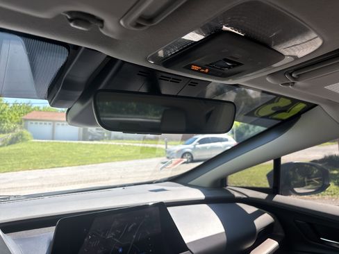 Used 2023 Toyota Prius XLE FWD image 27