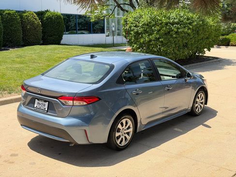 Used 2020 Toyota Corolla LE FWD image 4