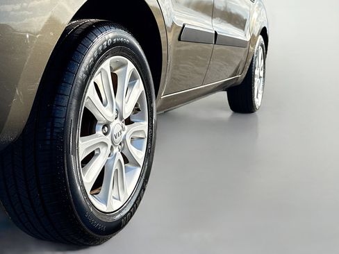 Used 2013 Kia Soul + w/ Audio Pkg image 15