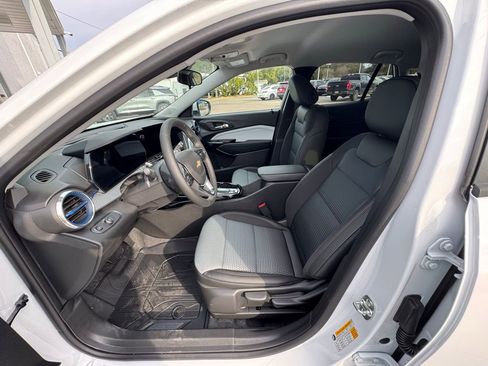 New 2026 Chevrolet Trax LT w/ Driver Confidence Package image 10