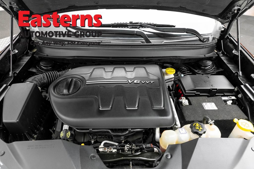 Used 2021 Jeep Cherokee Limited w/ Mopar Interior Package AWD/4WD image 8