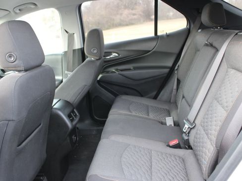 Used 2021 Chevrolet Equinox LT image 18