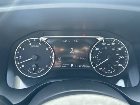 Used 2024 Nissan Rogue SV FWD image 26