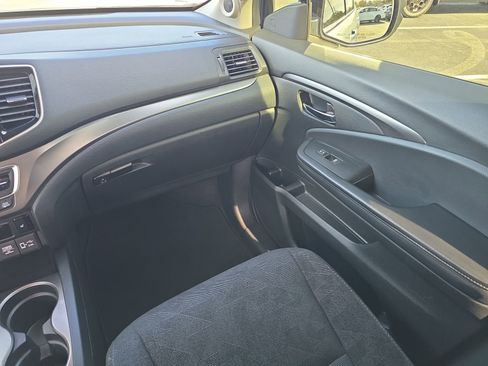 Used 2021 Honda Pilot EX image 12