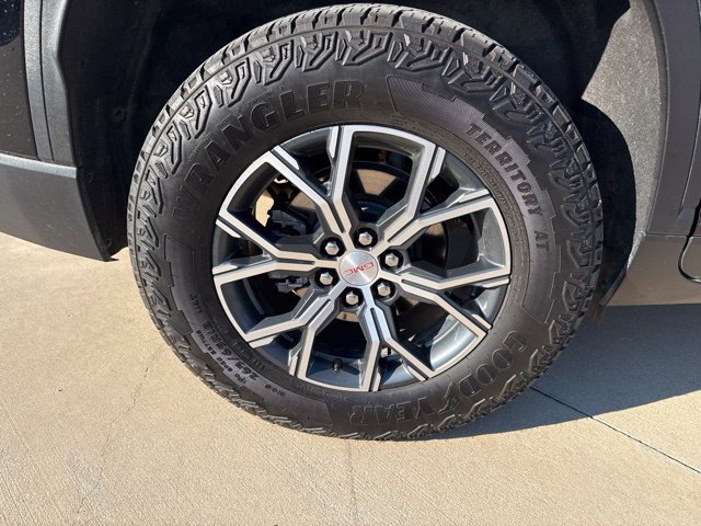 Used 2025 GMC Acadia AT4 w/ Luxury Package AWD/4WD image 9