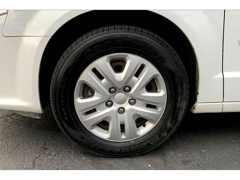 Used 2016 Dodge Grand Caravan SE w/ Quick Order Package 29E SE image 10