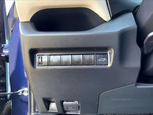 Certified 2021 Toyota RAV4 XLE w/ Convenience Package AWD/4WD image 33