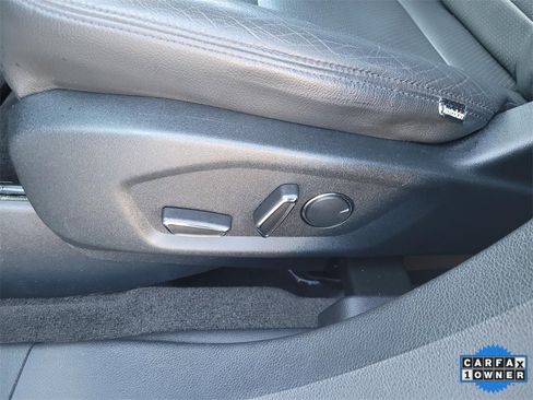 Used 2018 Ford Explorer XLT image 22