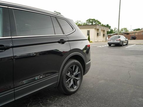Used 2024 Volkswagen Tiguan SE FWD image 20
