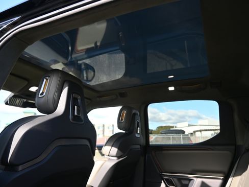 Used 2023 Rivian R1T Adventure image 30