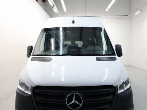Used 2025 Mercedes-Benz Sprinter 2500 image 39