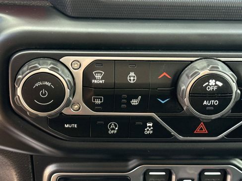Used 2020 Jeep Gladiator Rubicon w/ Cold Weather Group AWD/4WD image 26
