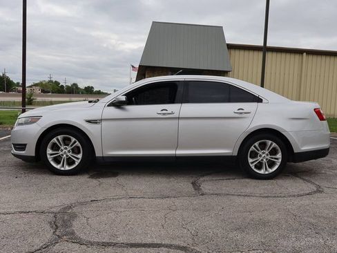 Used 2015 Ford Taurus SEL FWD image 5