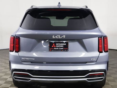 Used 2023 Kia Sorento SX AWD/4WD image 14