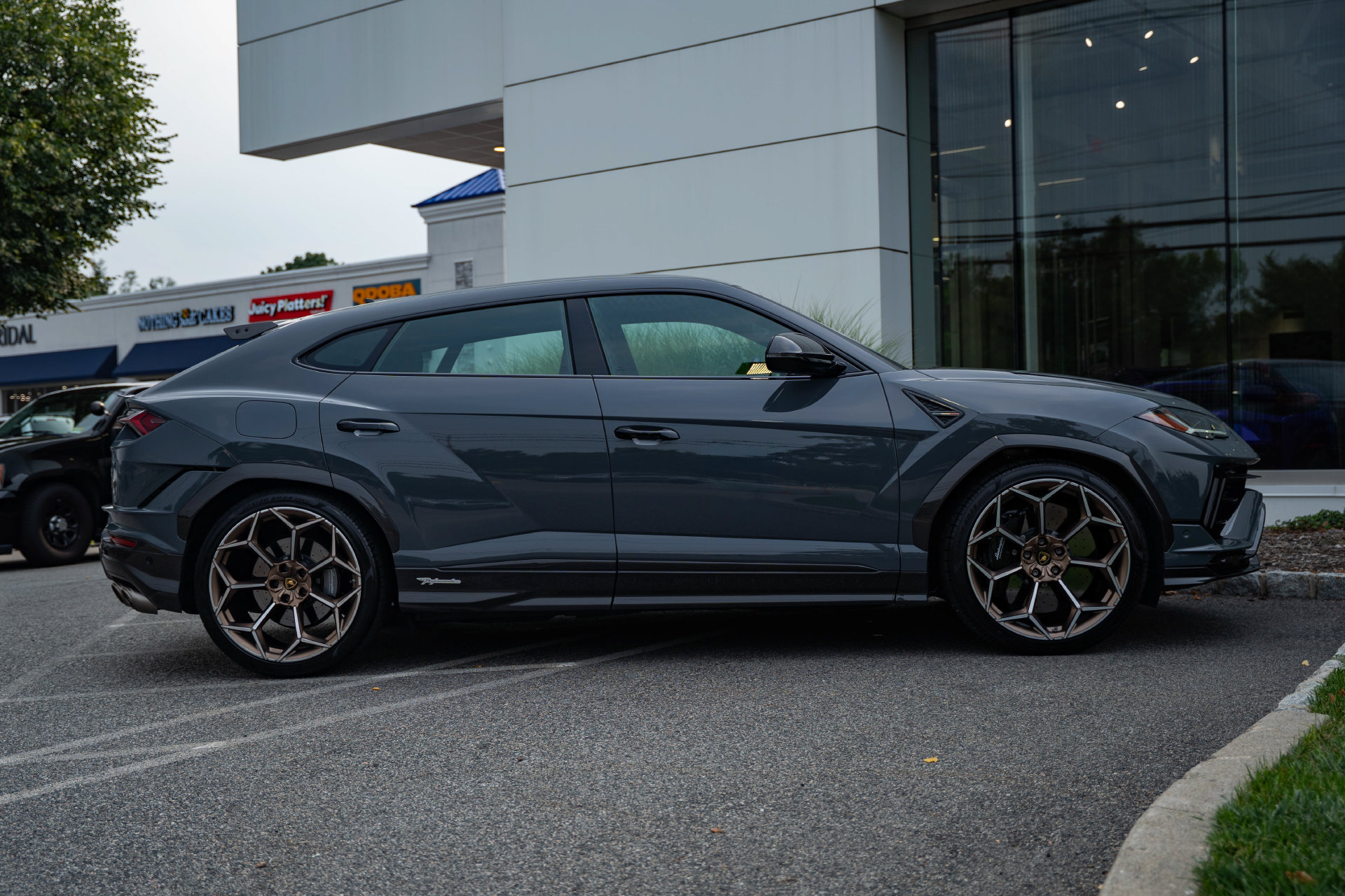 Used 2024 Lamborghini Urus Performante AWD/4WD image 13