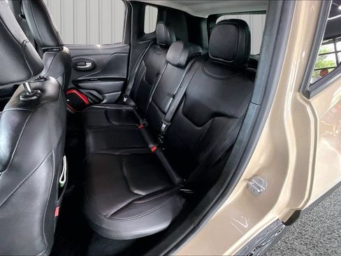 Used 2016 Jeep Renegade Trailhawk AWD/4WD image 21