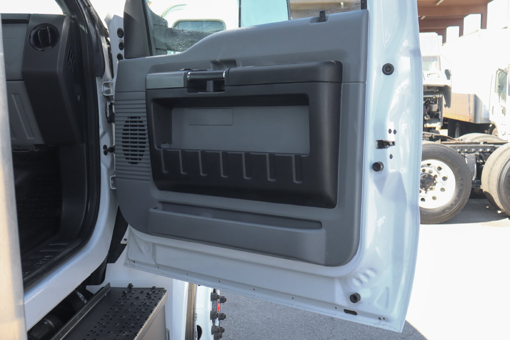 Used 2021 Ford F750 2WD Regular Cab Super Duty image 36