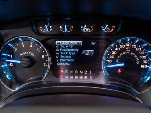 Used 2014 Ford F150 XLT w/ Equipment Group 302A Luxury AWD/4WD image 19
