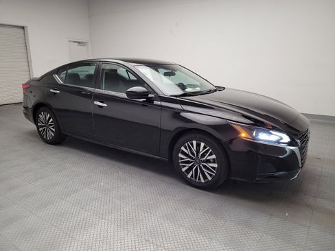 Used 2023 Nissan Altima 2.5 SV image 11