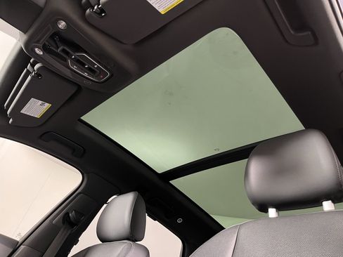 Used 2020 Audi Q7 3.0T Prestige image 19