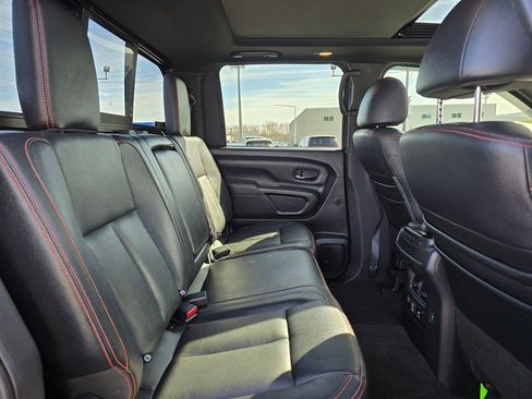 Used 2021 Nissan Titan PRO-4X w/ Pro-4x Convenience Package AWD/4WD image 12