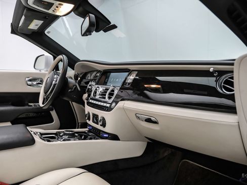 Used 2017 Rolls-Royce Dawn RWD image 55