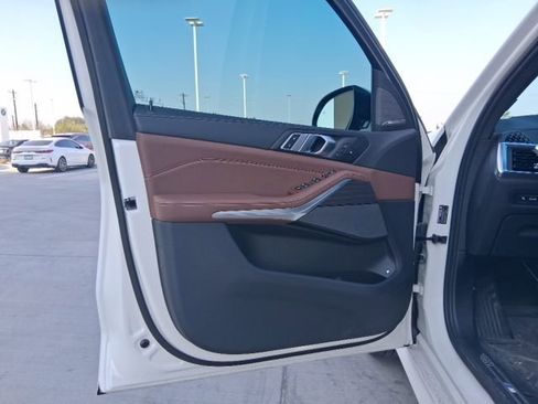 Used 2026 BMW X5 xDrive50e w/ M Sport Package AWD/4WD image 12