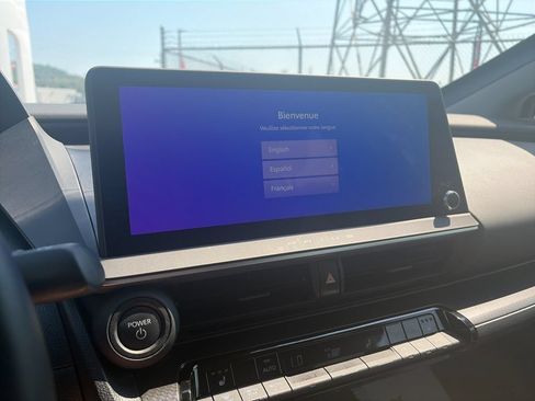 Used 2025 Toyota Prius AWD image 21