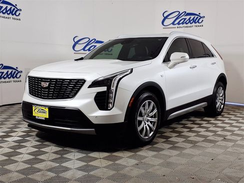 Used 2022 Cadillac XT4 Premium Luxury w/ Cold Weather Package image 5