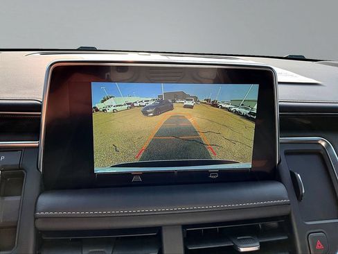 Used 2022 GMC Yukon XL AT4 AWD/4WD image 16